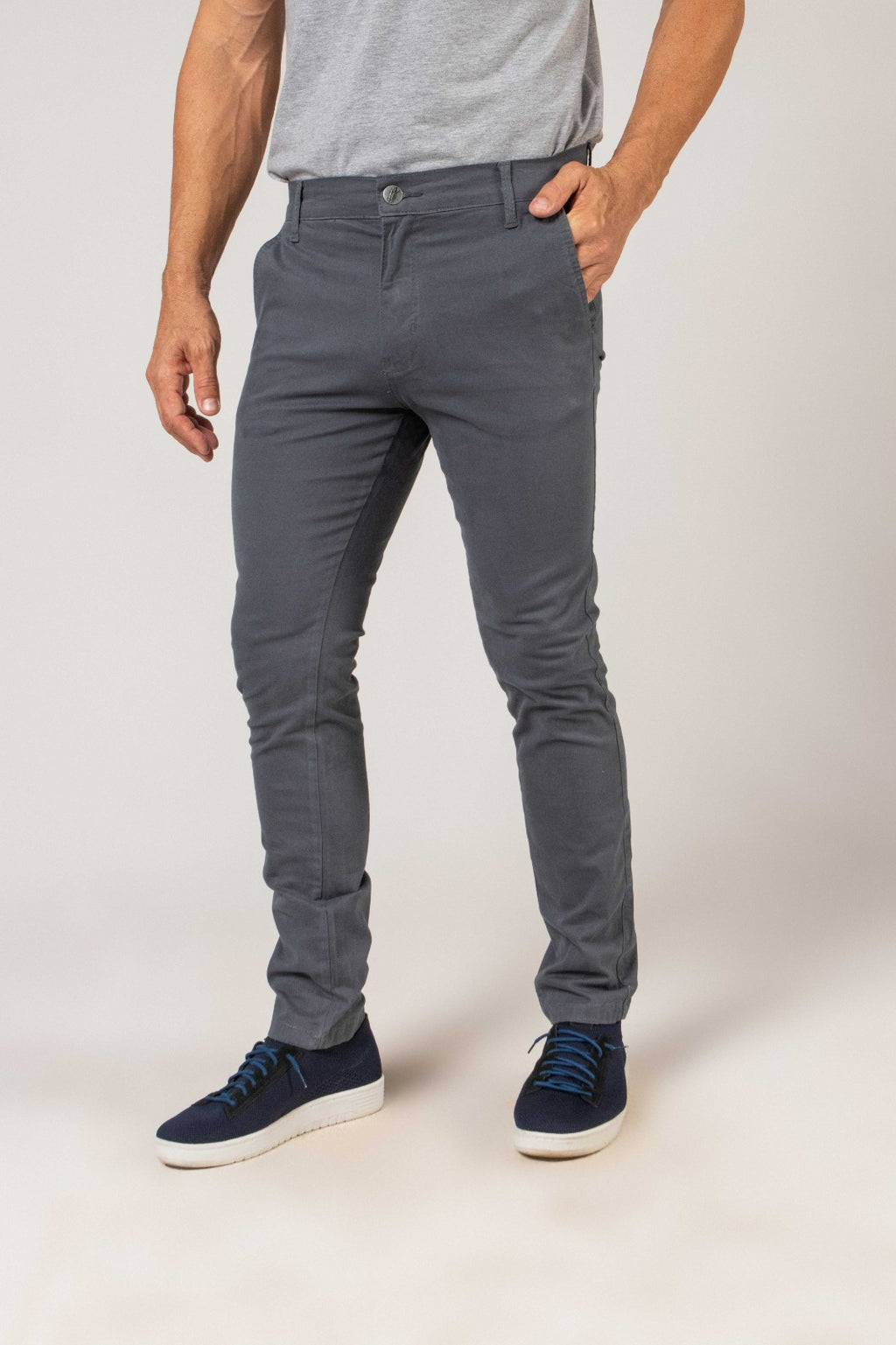 Calça Sarja Color Masculina Chumbo em Brim com Elastano