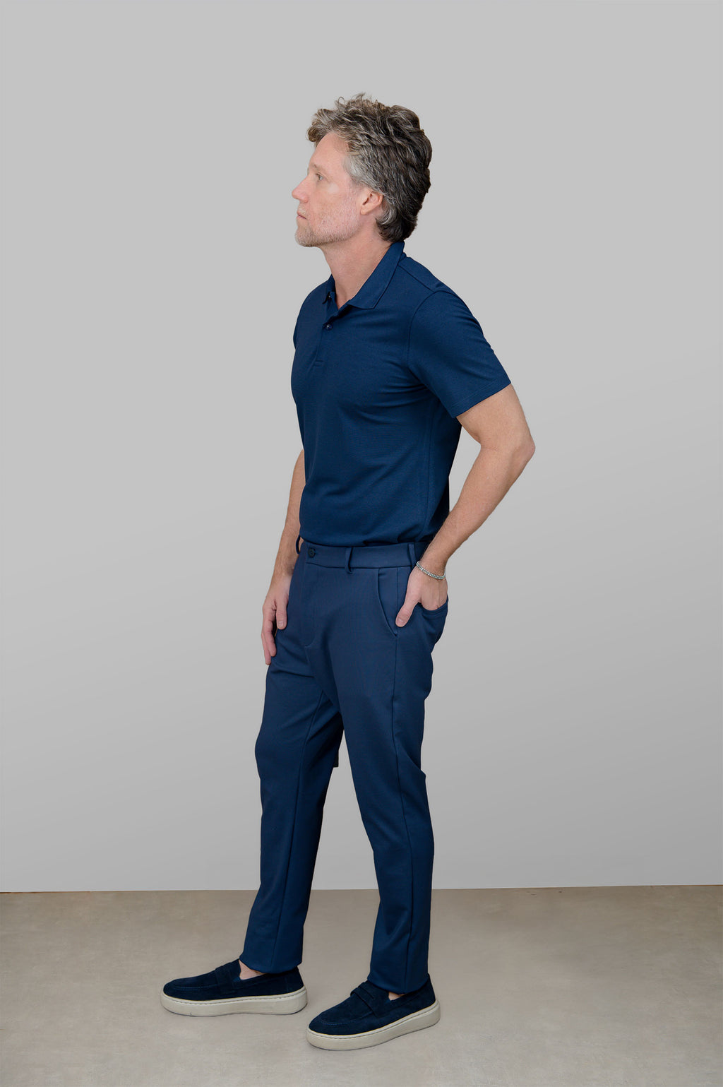 Polo Manga Curta em Piquet com Tecnologia de Modal, Microfibra e Elastano, na Cor Marinho.