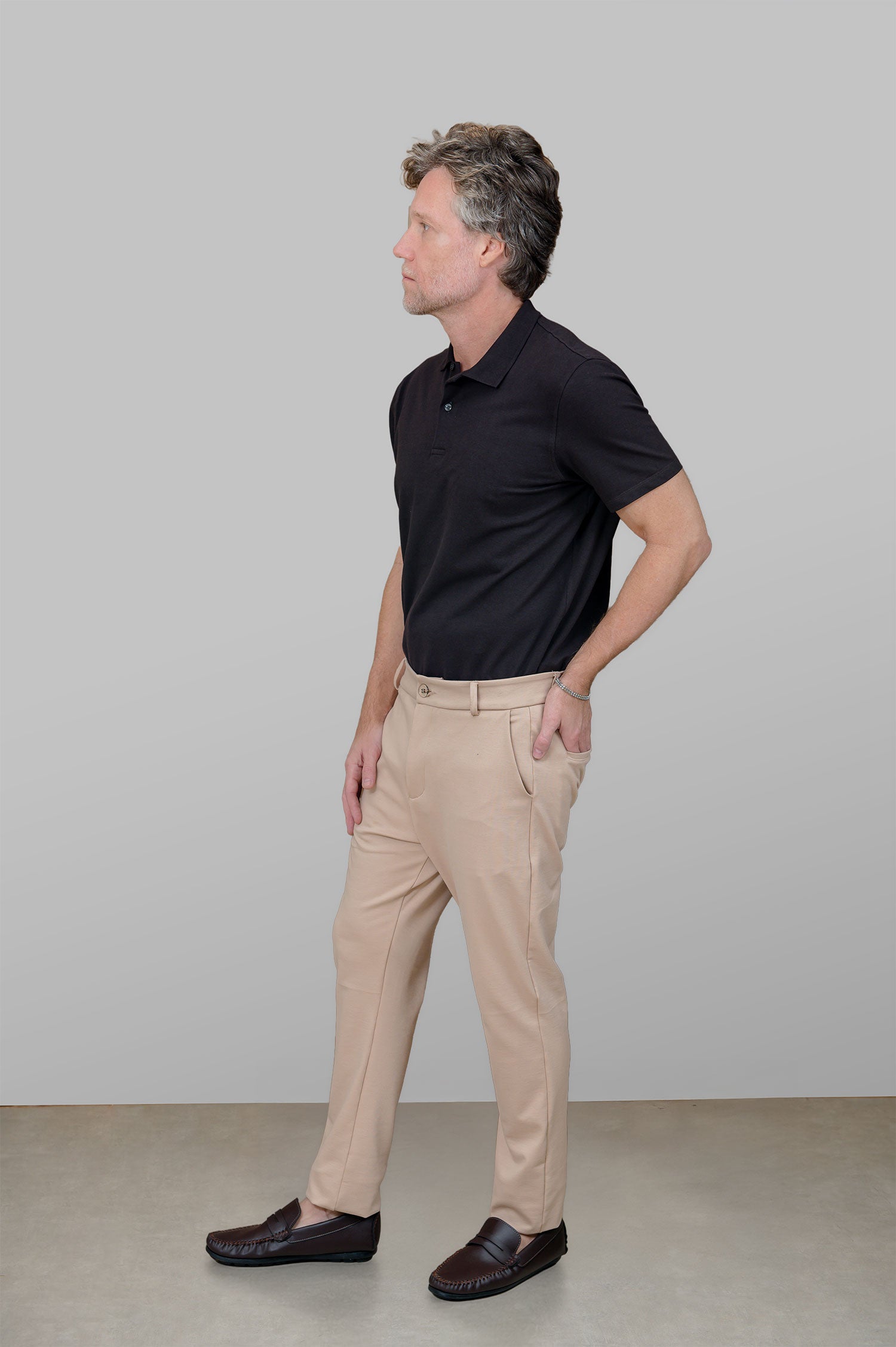 Polo Manga Curta em Piquet com Tecnologia de Modal, Microfibra e Elastano, na Cor Preta.