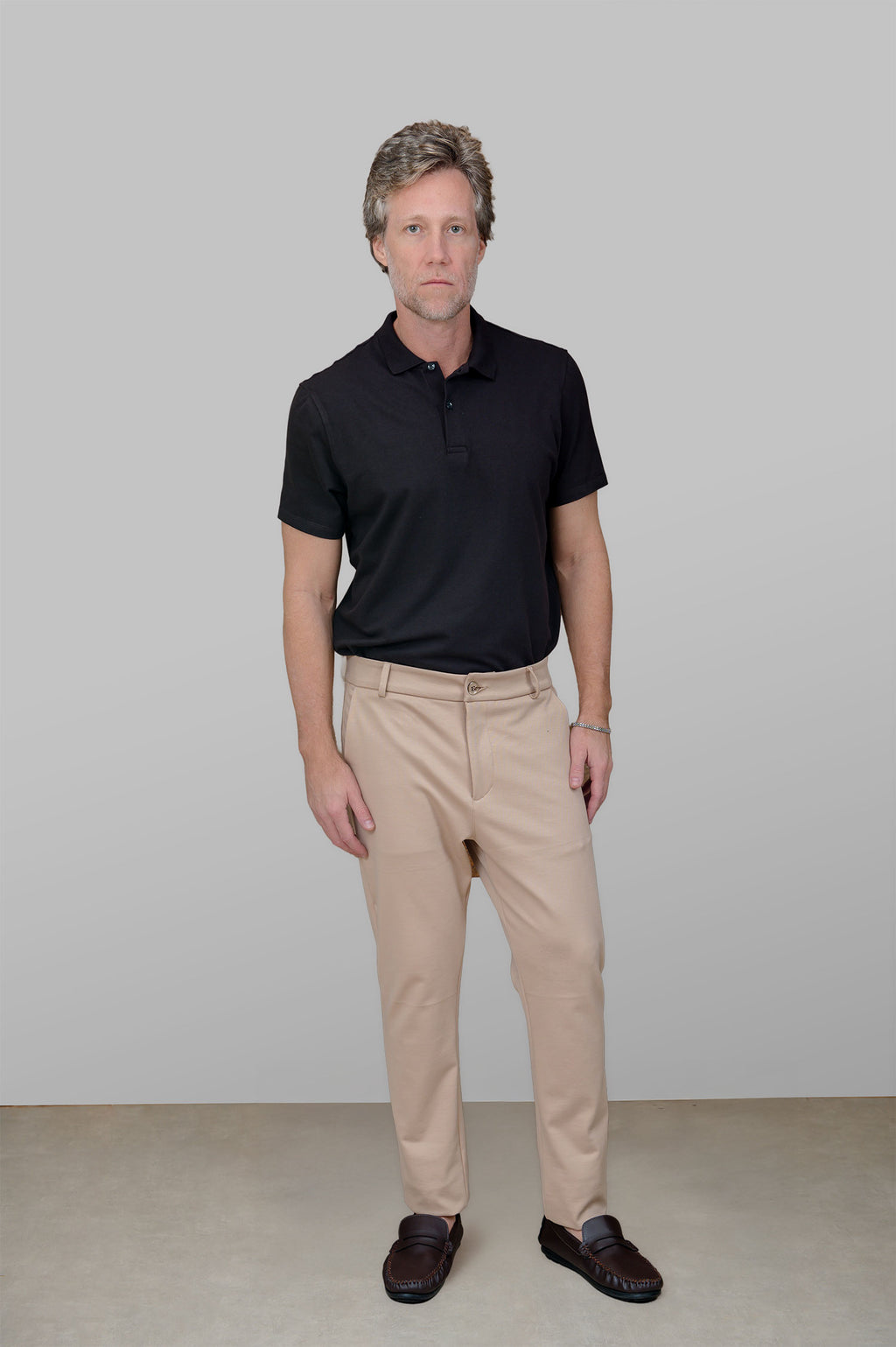 Polo Manga Curta em Piquet com Tecnologia de Modal, Microfibra e Elastano, na Cor Preta.